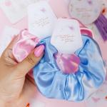 Xuxinha cetim com tag - 50 unidades